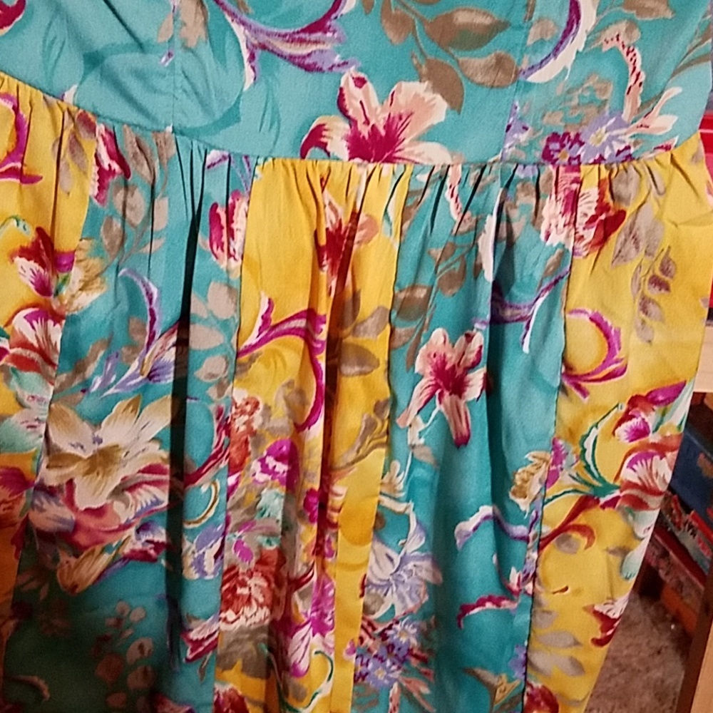 Lottie & Holly Medium Strappy Dress Medium - Picture 2 of 6